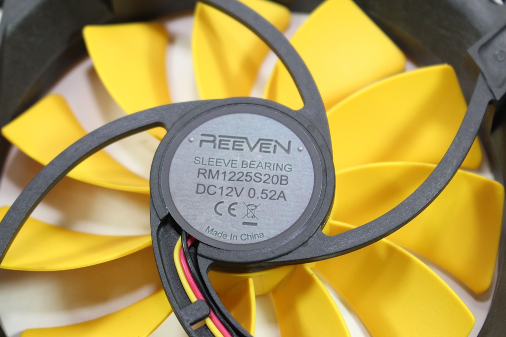 Reeven Six Eyes II與COLDWING 12完美組閤-大功率輸齣風扇控製器搭配12公分強勁風力風扇