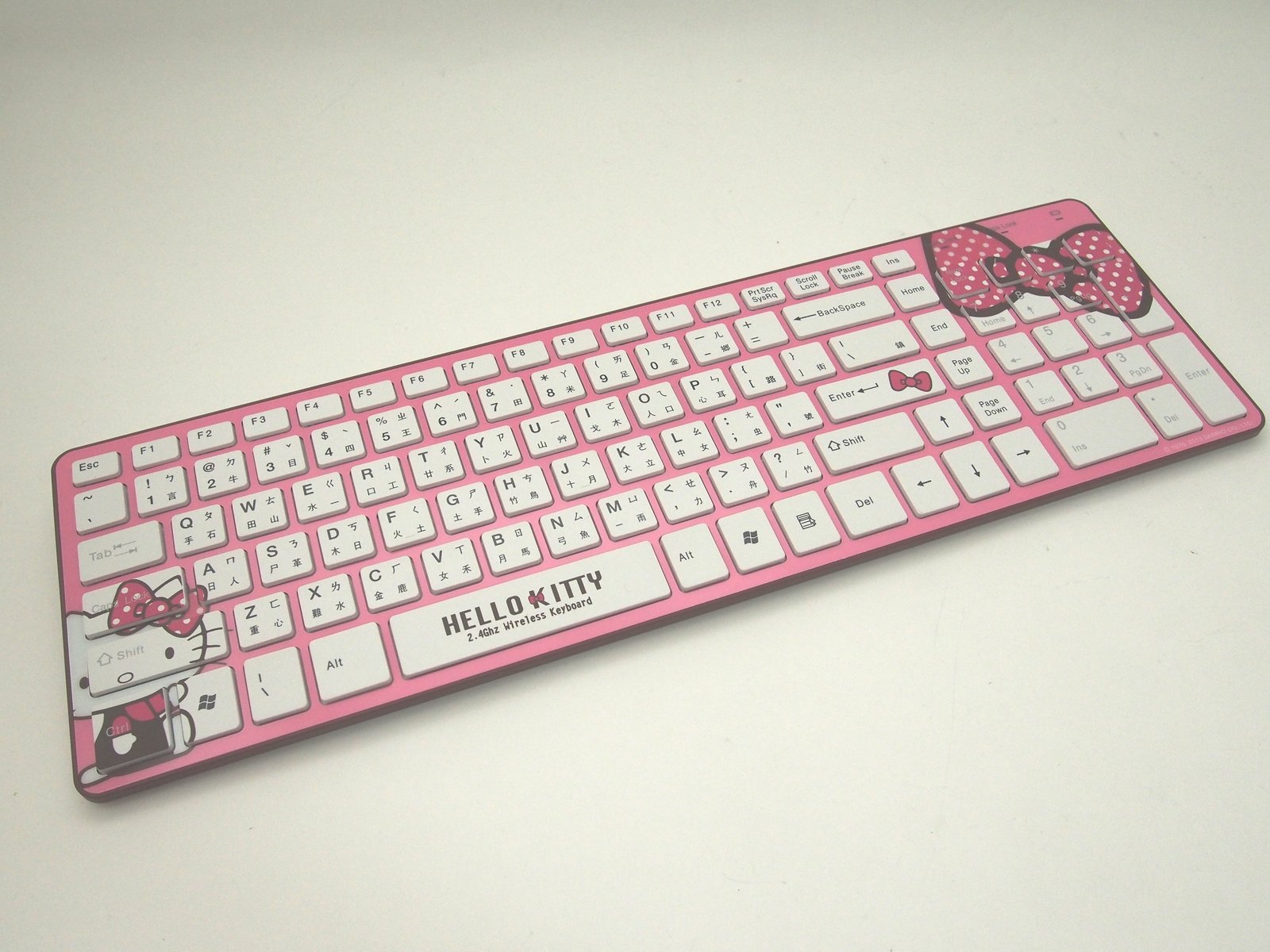[XF] 喚起內心無限的可愛少女心 B.FRiEND Hello Kitty 無線鍵盤滑鼠組