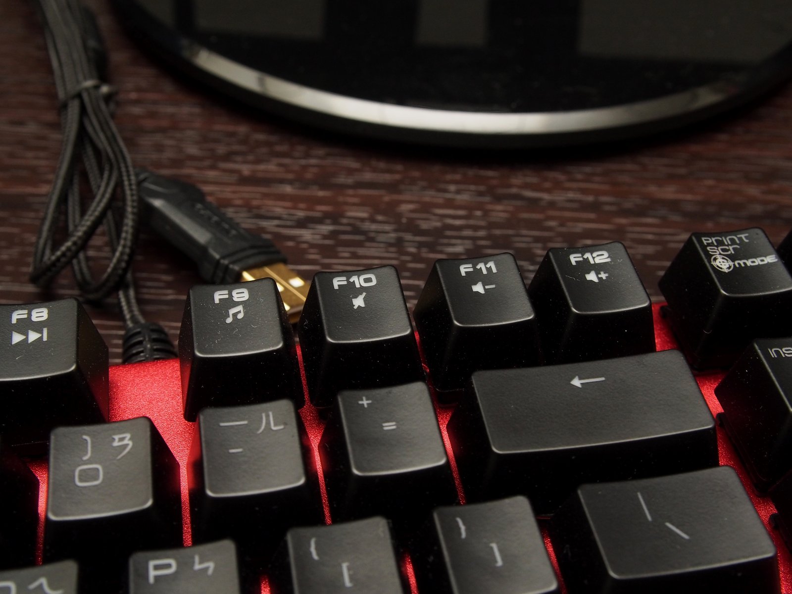 [XF] 獨特艷紅鋁殼 OZONE Strike Battle 紅軸機械式電競鍵盤