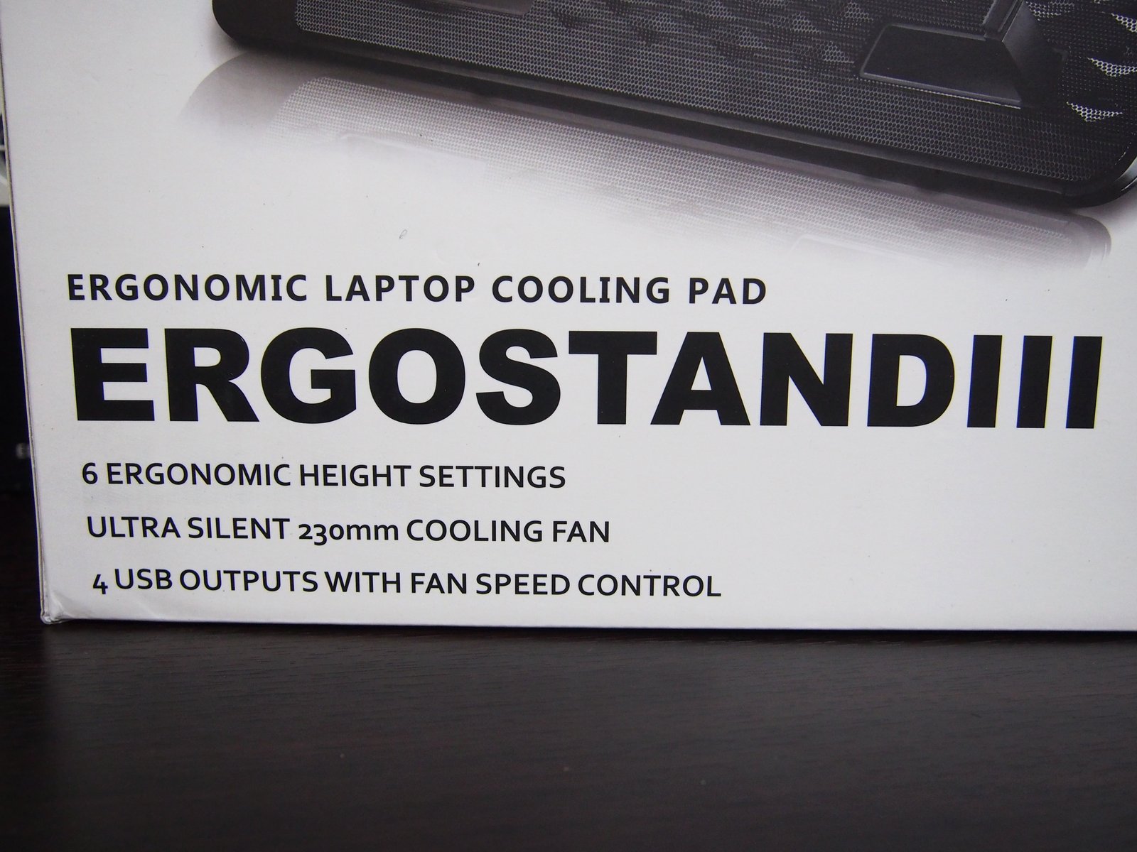 [XF] 大風扇加持，筆電平板都適用 Cooler Master ErgoStand III 散熱架