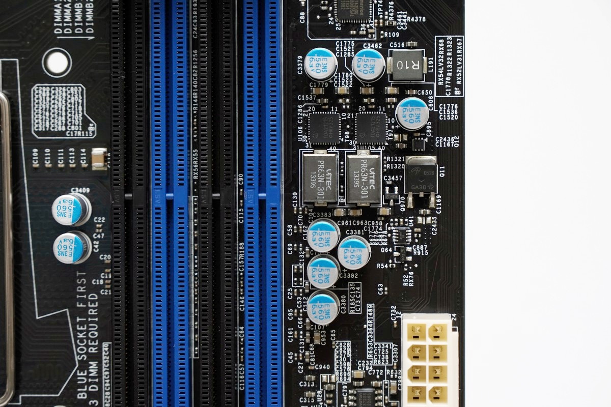 [XF] 伺服器用料設計 超頻電競輕鬆玩 SUPERMICRO C7Z97-OCE 開箱