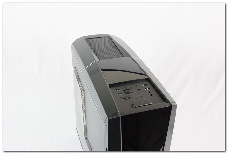 [XF]跳脫視博通框架，維京戰士機殼狂氣登場