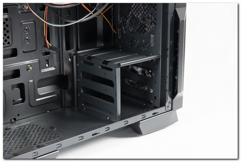 [XF]跳脫視博通框架，維京戰士機殼狂氣登場