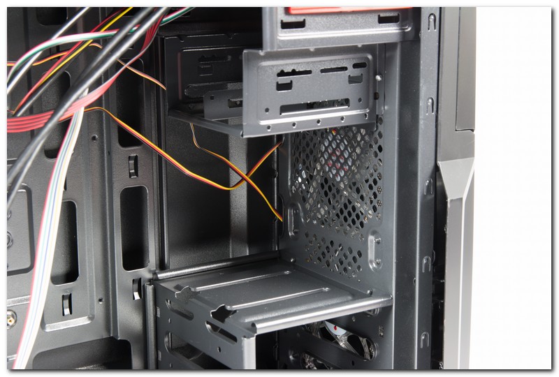 [XF]跳脫視博通框架，維京戰士機殼狂氣登場