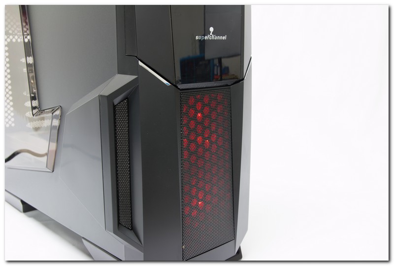 [XF]跳脫視博通框架，維京戰士機殼狂氣登場