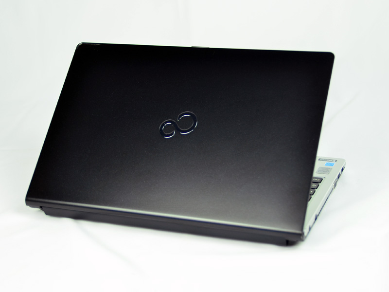 XF] 頂級商務機Fujitsu LIFEBOOK S904：WQHD IGZO螢幕、更輕機身、電池 