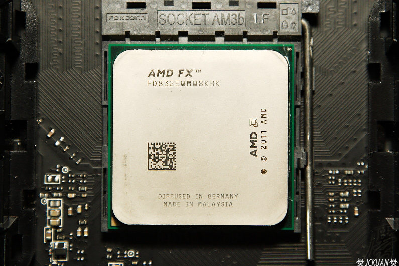 Процессор amd fx 8320e показывает 4 ядра