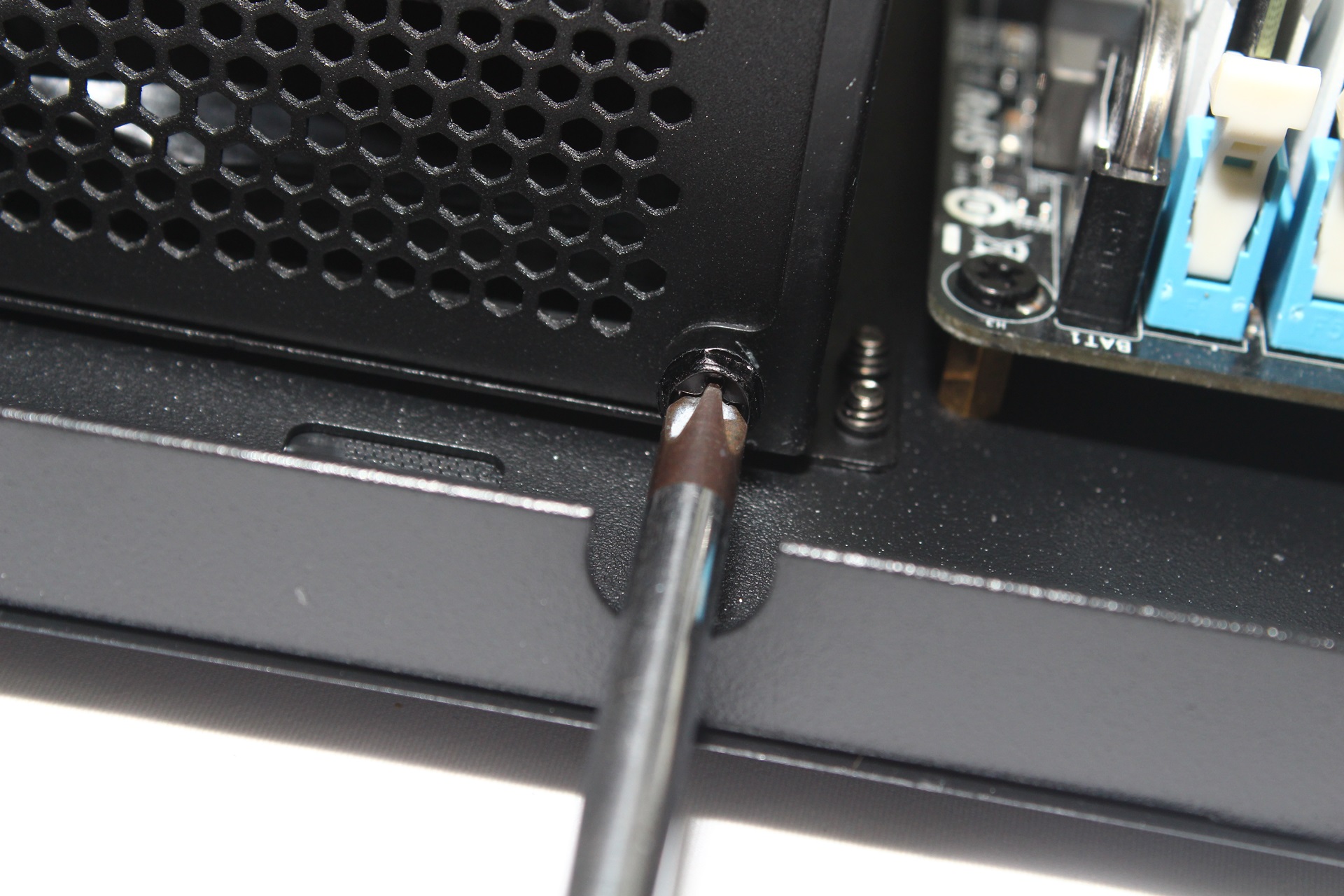 小機殼大空間，打造影音遊戲機!Fractal design NODE 304 mini-ITX機殼開箱