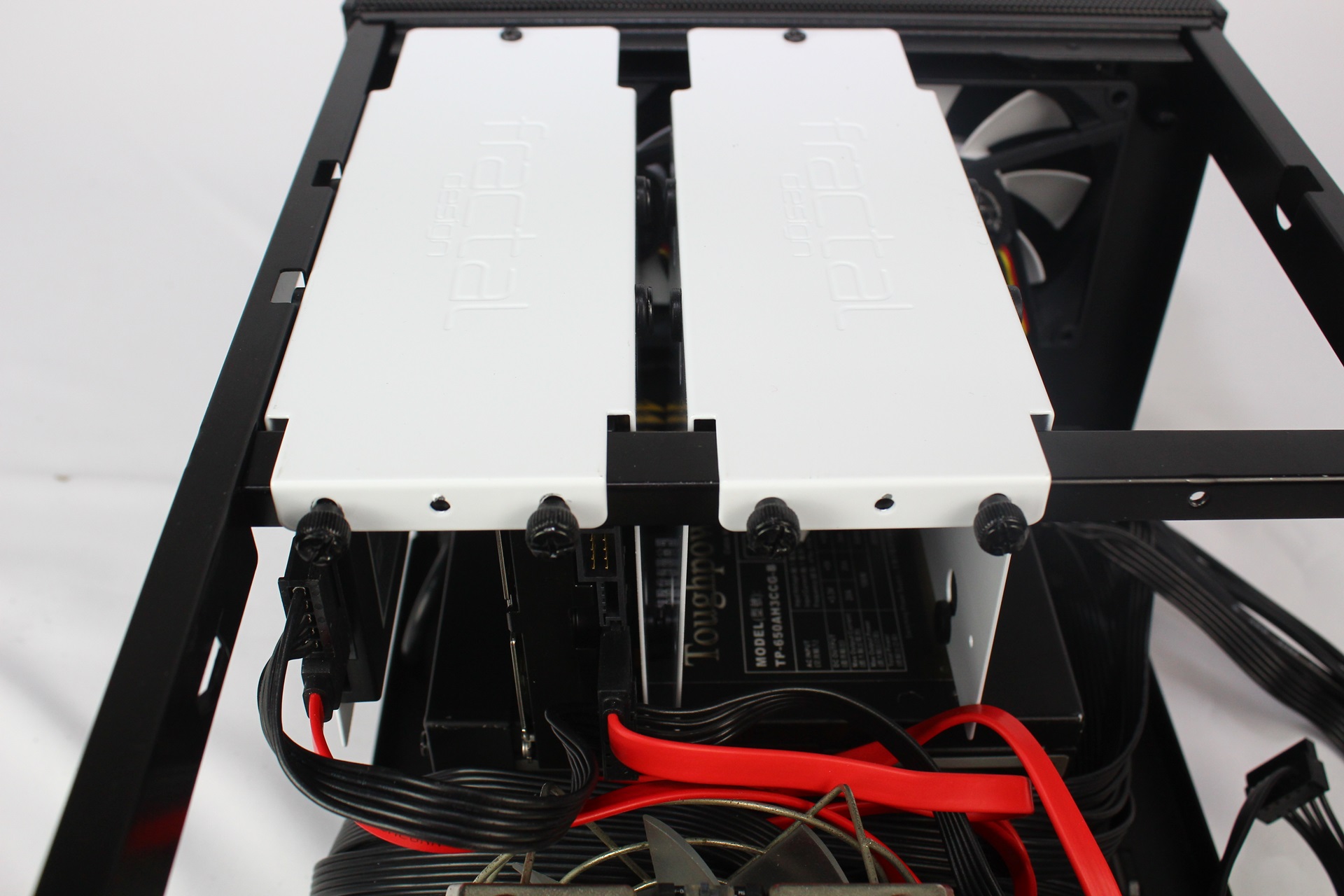 小機殼大空間，打造影音遊戲機!Fractal design NODE 304 mini-ITX機殼開箱